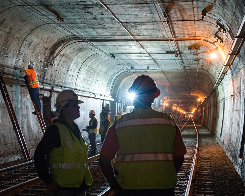 Improvements to communications infrastructure in the Twin Peaks Tunnel in 2015